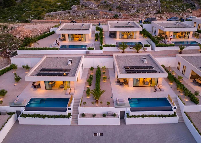 Cloud 9 D2 Villa *