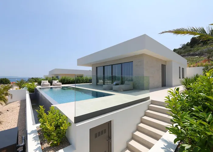 Cloud 9 D2 Villa *