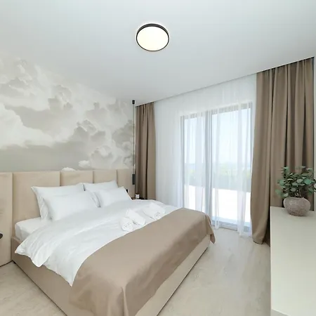 Cloud 9 D2 Vila *