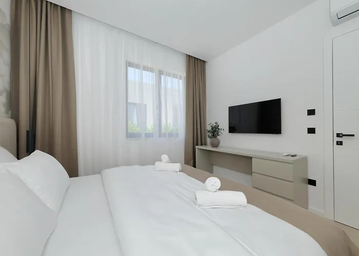 Cloud 9 D2 Villa Tkon